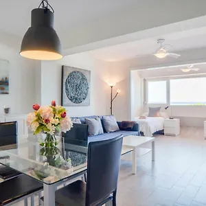  Apartment Eden Roc Beachfront